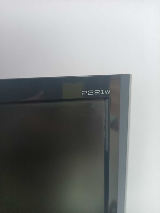 Продавам монитор Acer 22 p221w