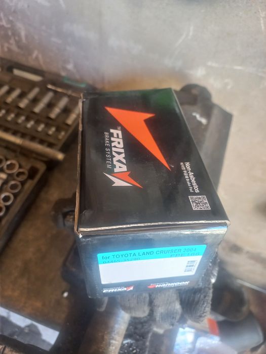 Продам колодки прадо 120