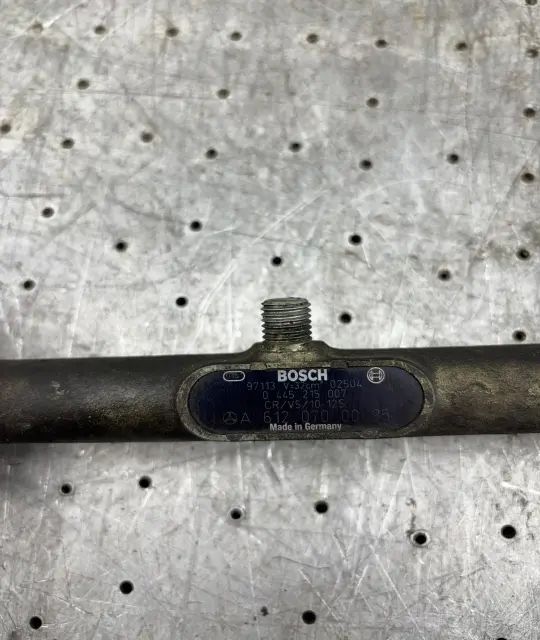 Rampa injectoare A 612 070 00 95 Mercedes-Benz ML 2000