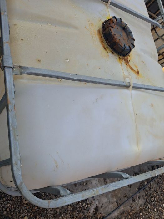 Бочки кубовые пластиковые