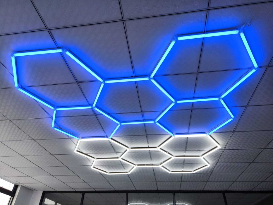 Led Honeycomb 5 hexagoane 200w 235 x 164 cm pentru frizerie micuta