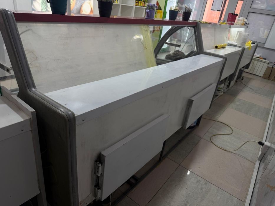 Витринный холодильник