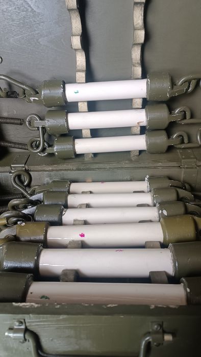 Изоляторы, изоляторы.