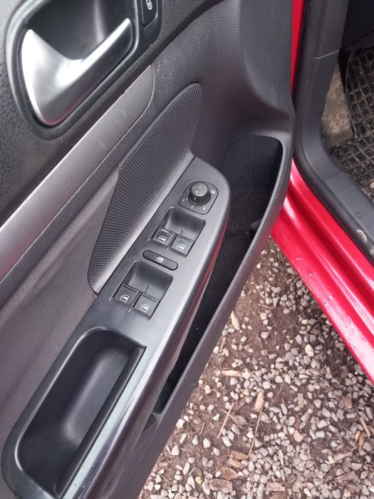 Vand w golf  5 ,1,9 tdi sau schimb.