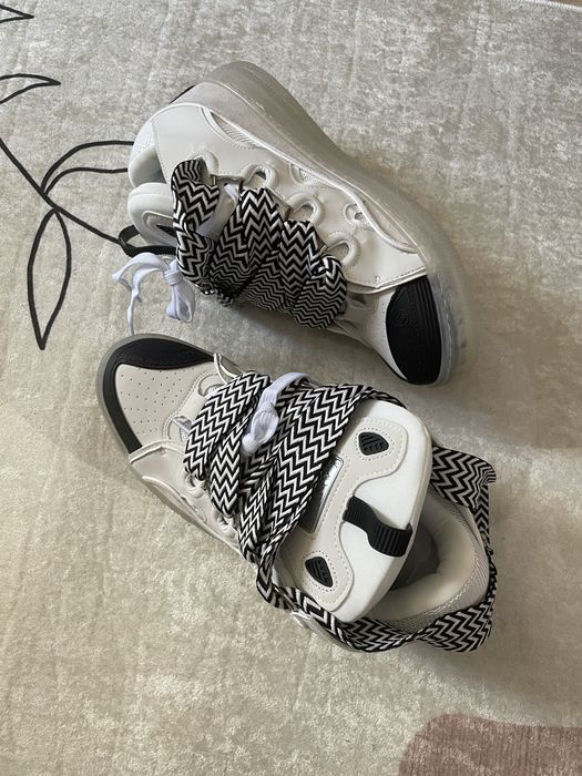 Lanvin adidasi.