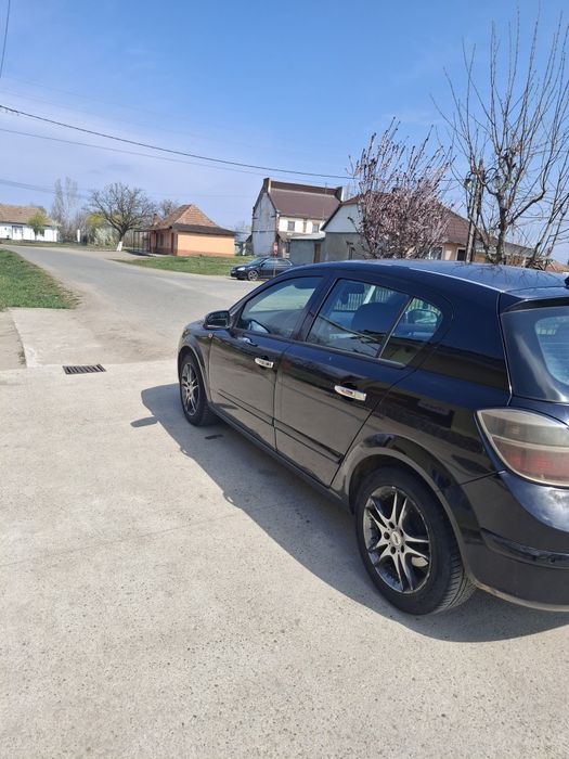 Opel Astra H trage foarte bine