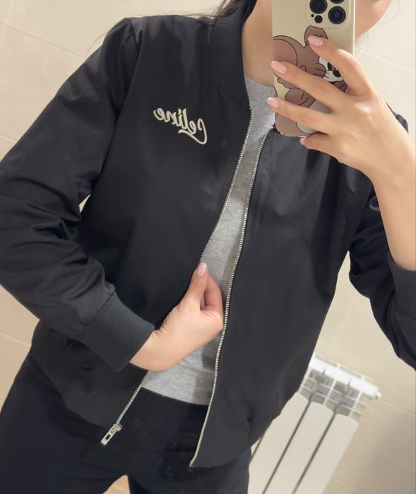 Продам Бомбер-куртка