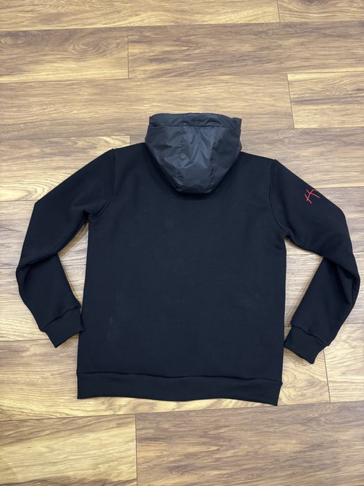 Мъжки суитчър с качукла!