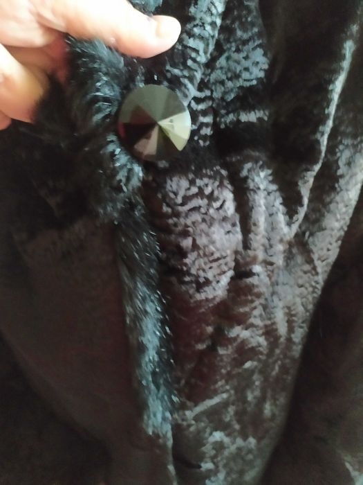 Продавам дамско палто от визон размер XXL