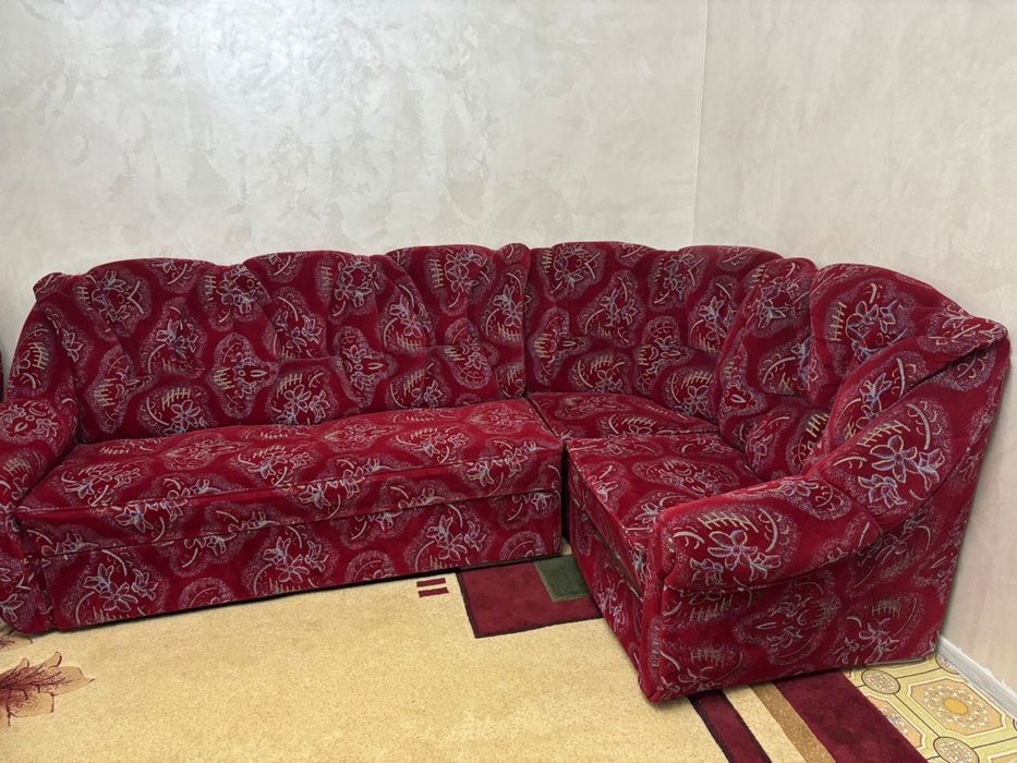 Диван угловой для гостинной и зала