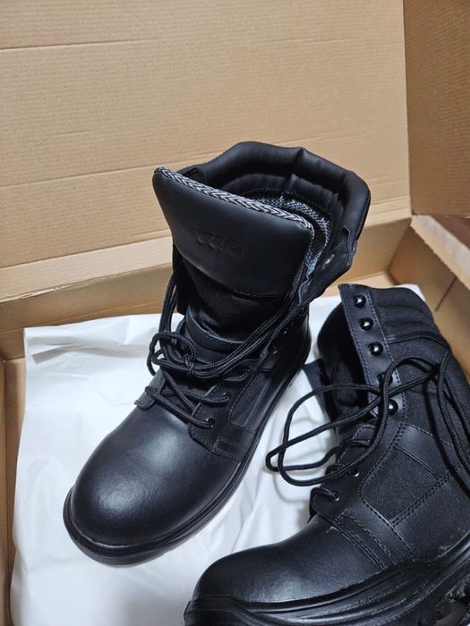 Продается новые берцы 43 размера