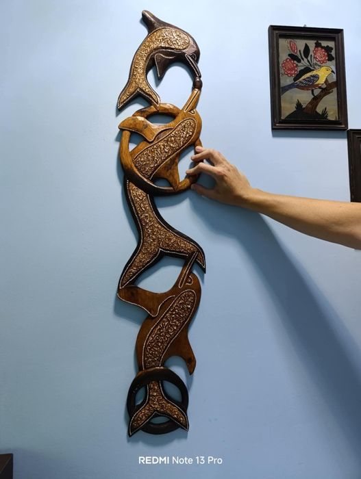 Дърворезба Танцът на делфините