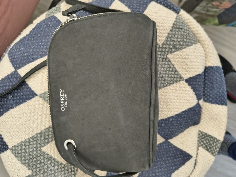 Geanta osprey London purtata o singura data in stare excelenta