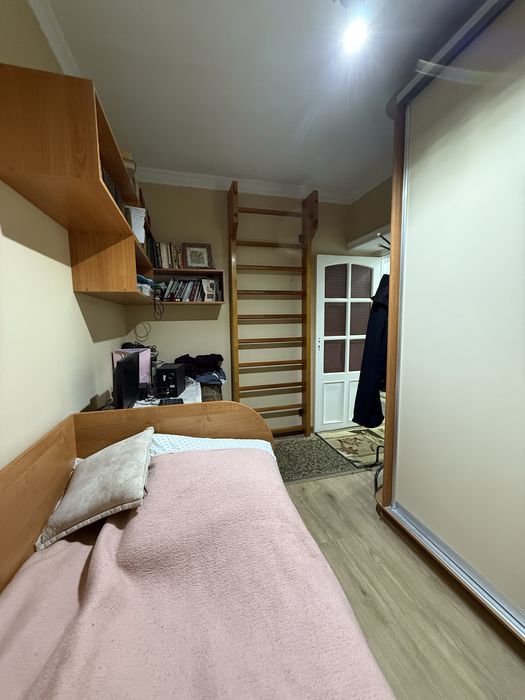 Срочно продается 3-х комн квартира в Куйлюк массив-1, 1/1/4