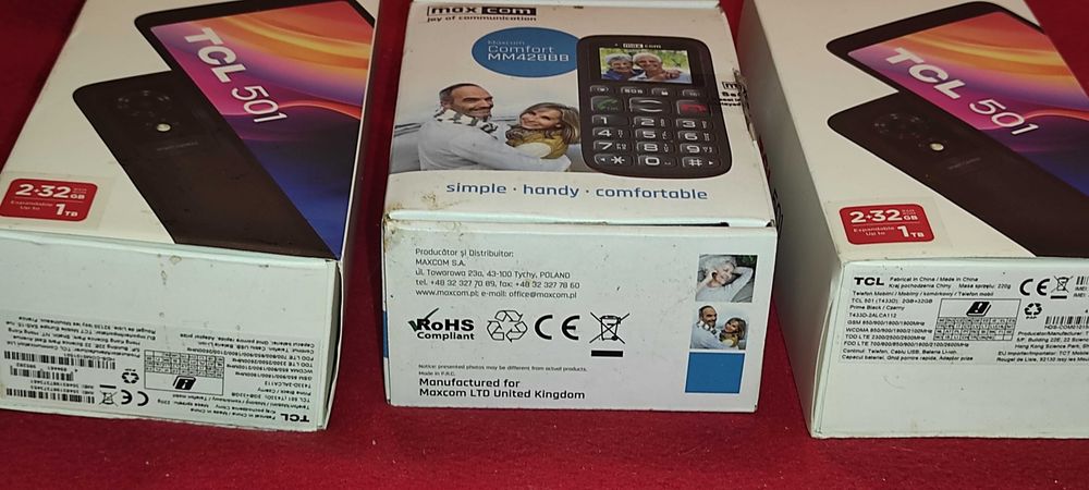 3 telefoane mobile sigilaste in cutie 2 x TCL 501 1 X MAXICOM COMFORT MM 428BB