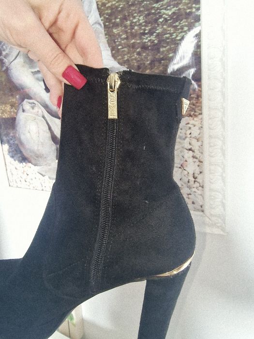 Ghete Guess  foarte comode