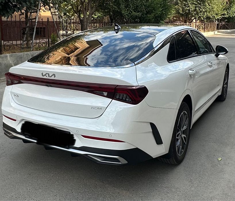 Kia k5 sotiladi