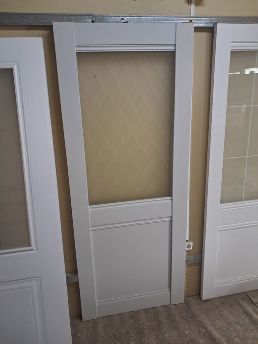 Распродажа дверей с витрины