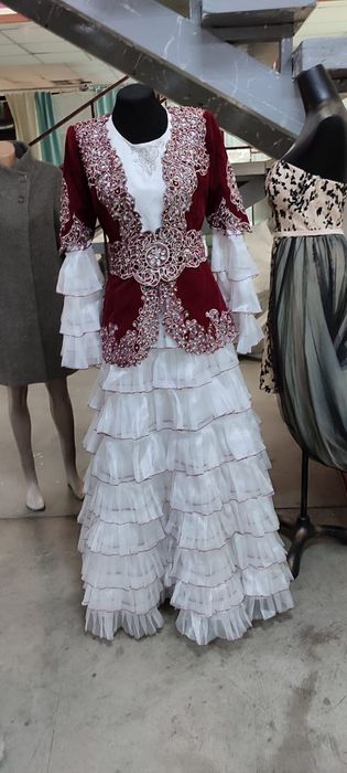 Продам национальное платье с сәукеле