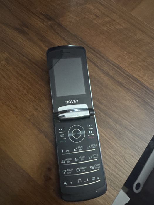 Novey telefon xammayogi iwlab turibti
