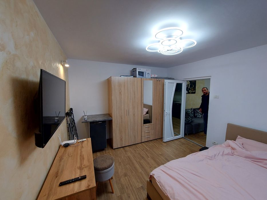 Propietar Închiriez Garsoniera 28mp Tic Tac 300 euro