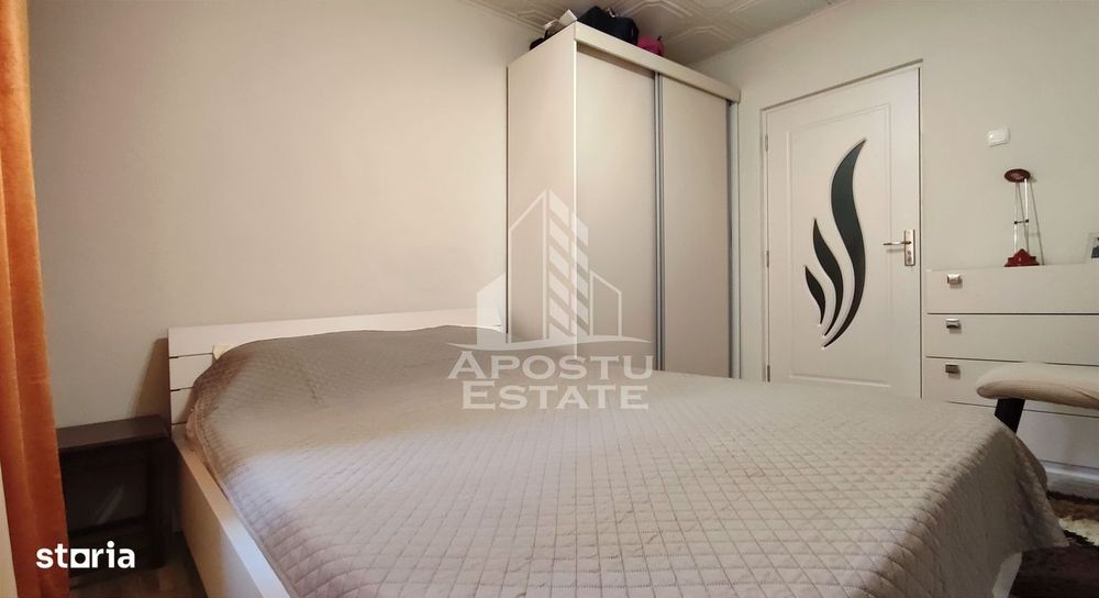 Apartament 4 camere, centrala proprie, zona Miorita