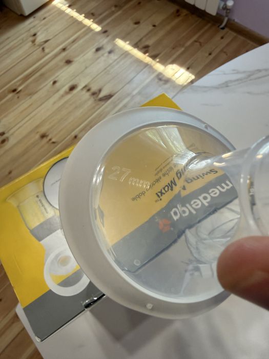 Двойна двуфазна помпа за кърма Medela - Swing Maxi + БОНУС