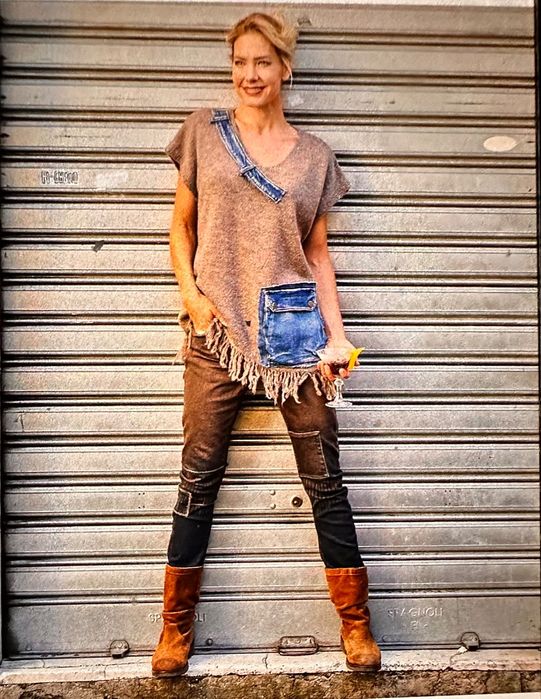 Дамски дънки по модел на Pause+ подарък пуловер