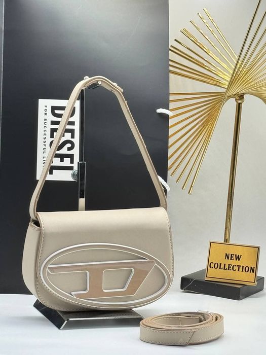 Стилна дамска чанта