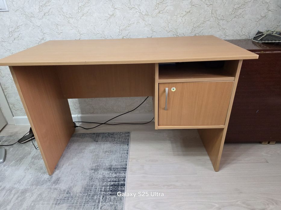 Продам стол ученический