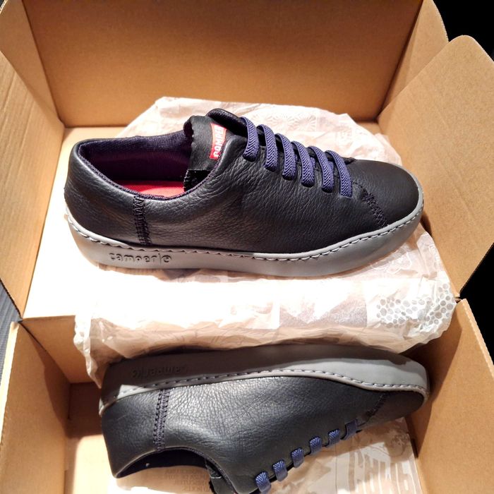 нови обувки Camper