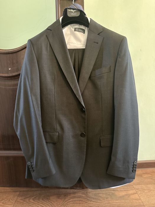 Срочно продам костюм