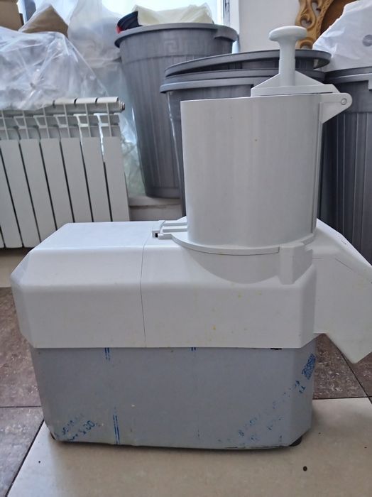 Продам профессиональная электрическая вафельницу