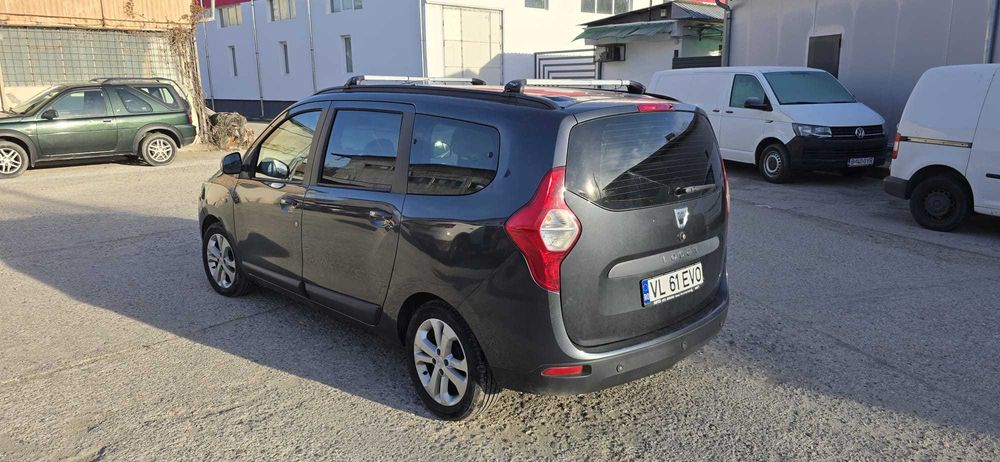 Dacia lodgy 7 locuri

2 chei
