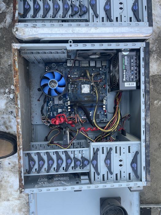 продаю два пк на запчасти