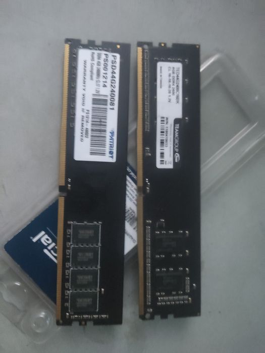 Продам дёшево оперативную память  DDR4