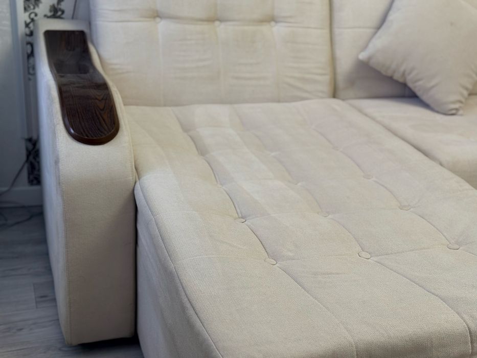 Продаю диван угловой