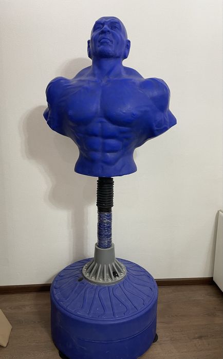 Герман / боксерская груша