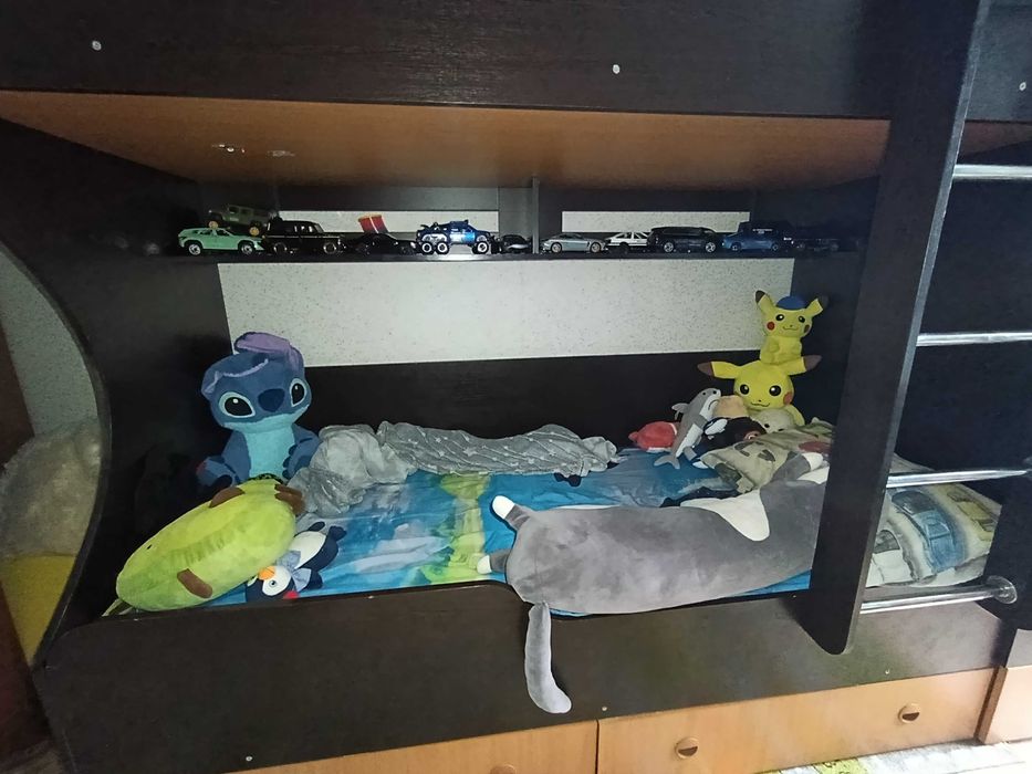 Кровать двухъярусная