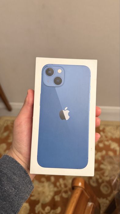 Продается айфон 13