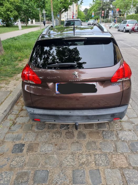 Peugeout 2008 1,2 benzina