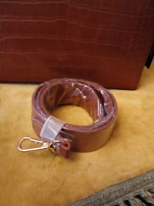 Poșetă femei tip croco, Nouă