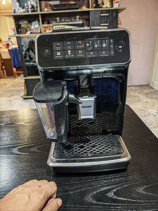 Кафе автомат Филипс 3300 серия  latte go