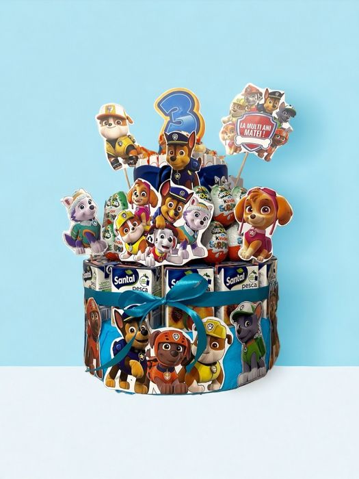 Tort din dulciuri ambalate