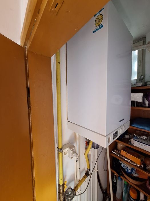 Apartament 2 camere Oltenița | Bd. Republicii | Etaj 2 | Centrală proprie | Vedere grădină
