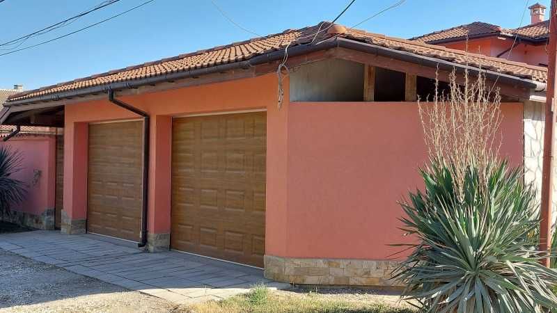 Двуетажна къща в Костиево