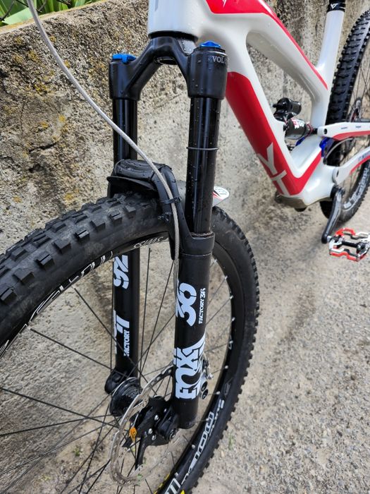 YT Capra  карбон 29  L размер Fox 36  Hope Спирачки 1х12 Скорости  XT