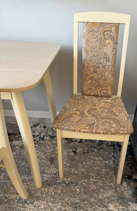 Кухонный стол, стулья