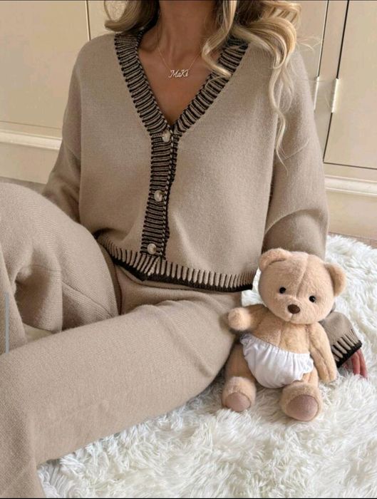 Дамски плетен комплект - размер S