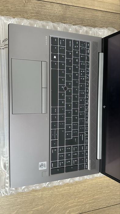 HP ZBook FireFly G7 15.6” 4K / i7-10610u /32GB RAM 1TB SSD Nvidia P520